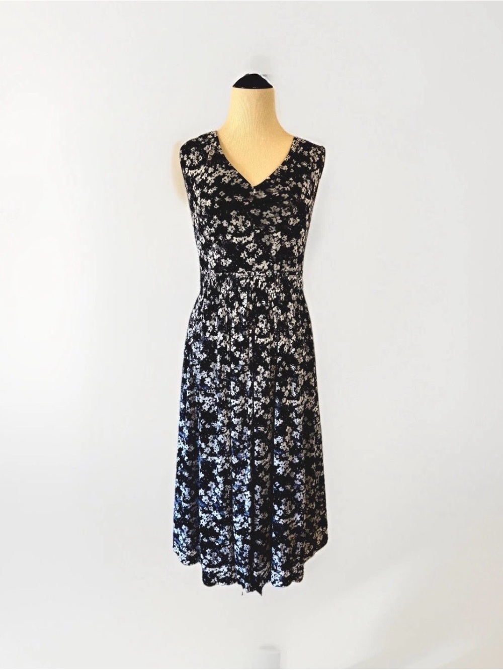 Simply Vera Vera Wang XL Women’s Sleeveless Blue With White Flowers Midi Dress